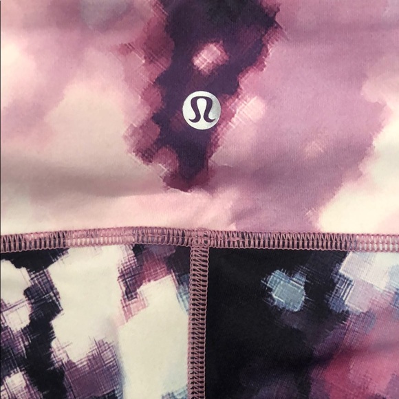 Lululemon Blooming Pixie Crops size 6 *RARE* - Picture 3 of 3